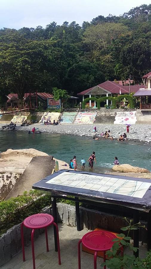 Fun Family Guest House N Jungle Tour Bukit Lawang Esterno foto
