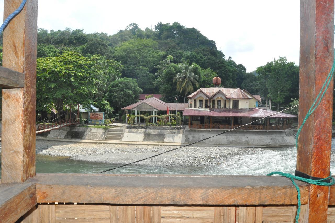 Fun Family Guest House N Jungle Tour Bukit Lawang Esterno foto